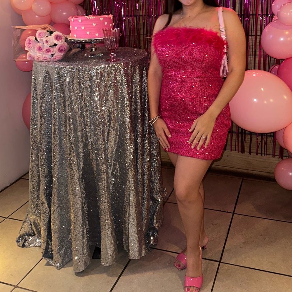 HOT PINK FEATHER SEQUIN BODYCON MINI DRESS
AZAZIE x KENDALL + KYLIE